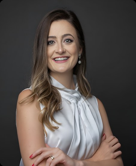 Retrato profissional da Dra. Taís Urizzi, pediatra e neonatologista